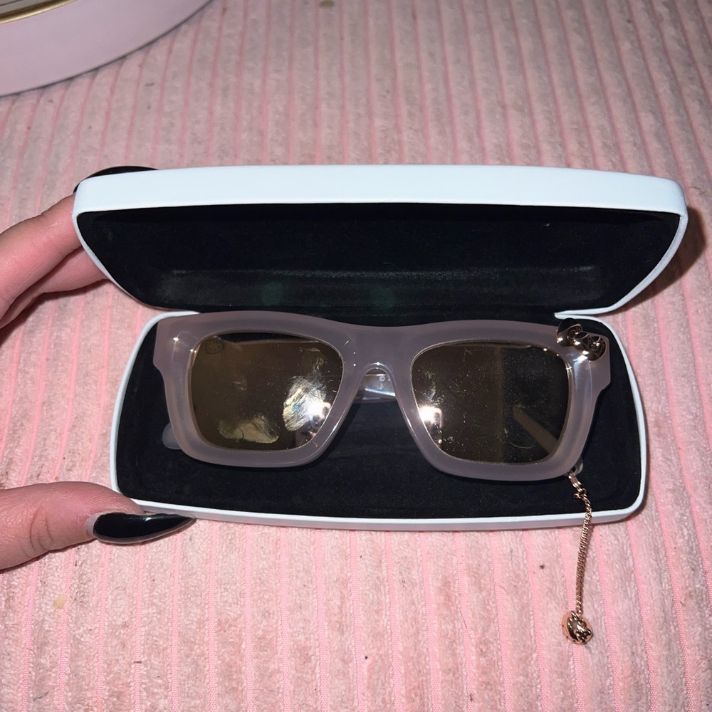 LE Hello Kitty x MVMT Sunglasses
